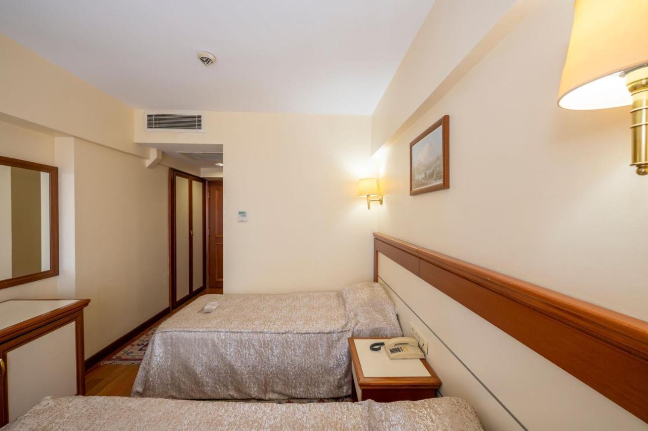 Hotel Erdal อิสตันบูล ภายนอก รูปภาพ