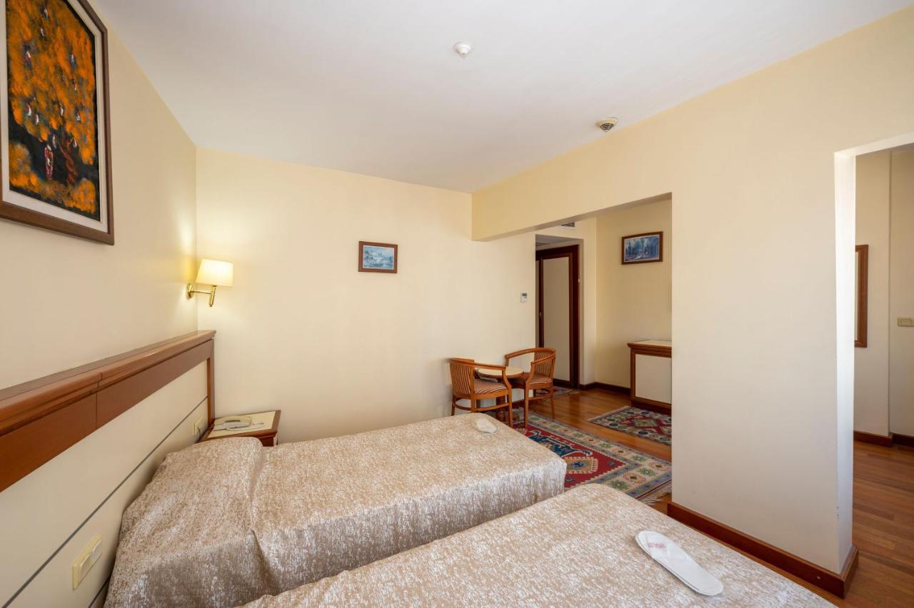 Hotel Erdal อิสตันบูล ภายนอก รูปภาพ