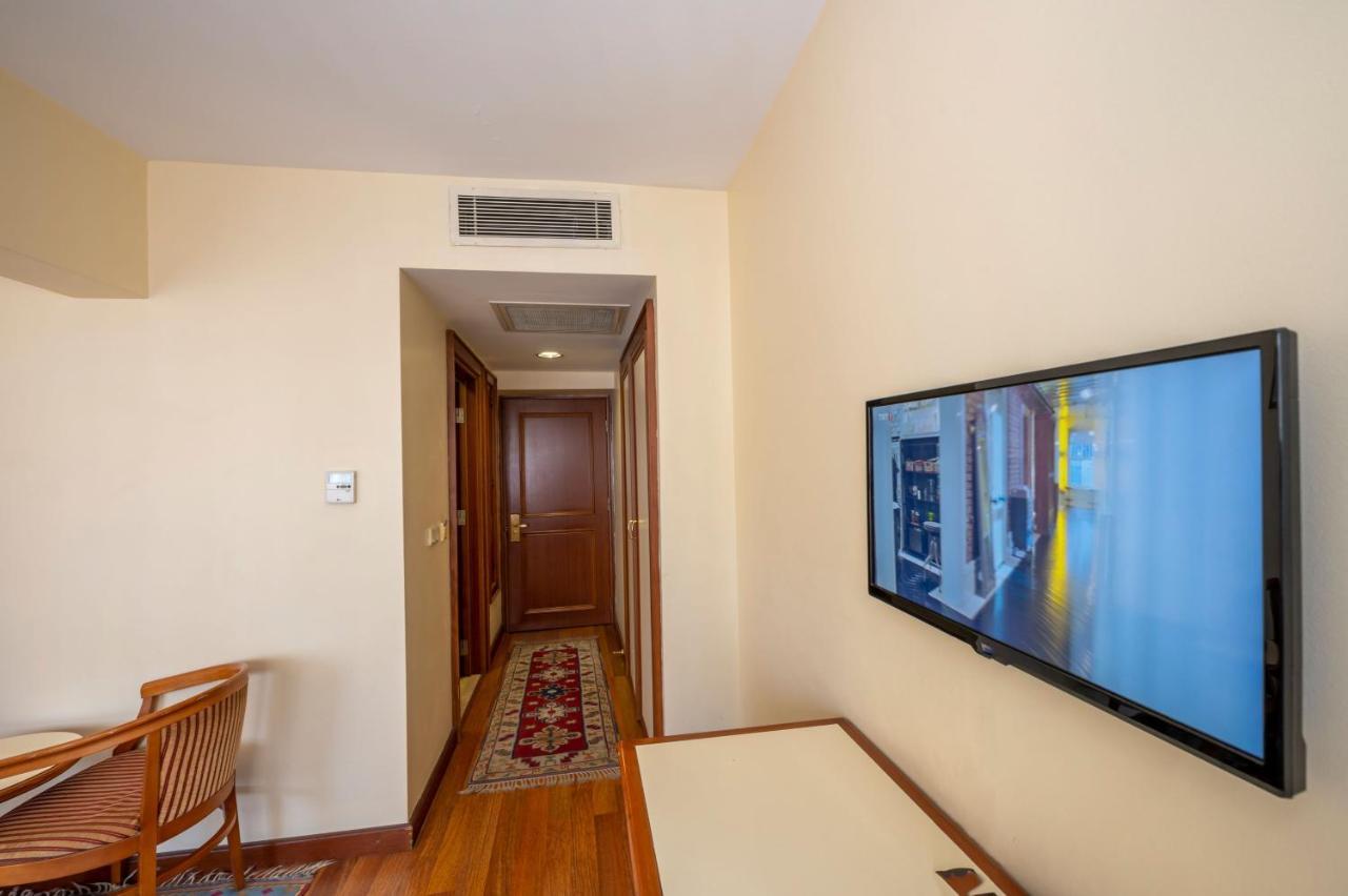 Hotel Erdal อิสตันบูล ภายนอก รูปภาพ