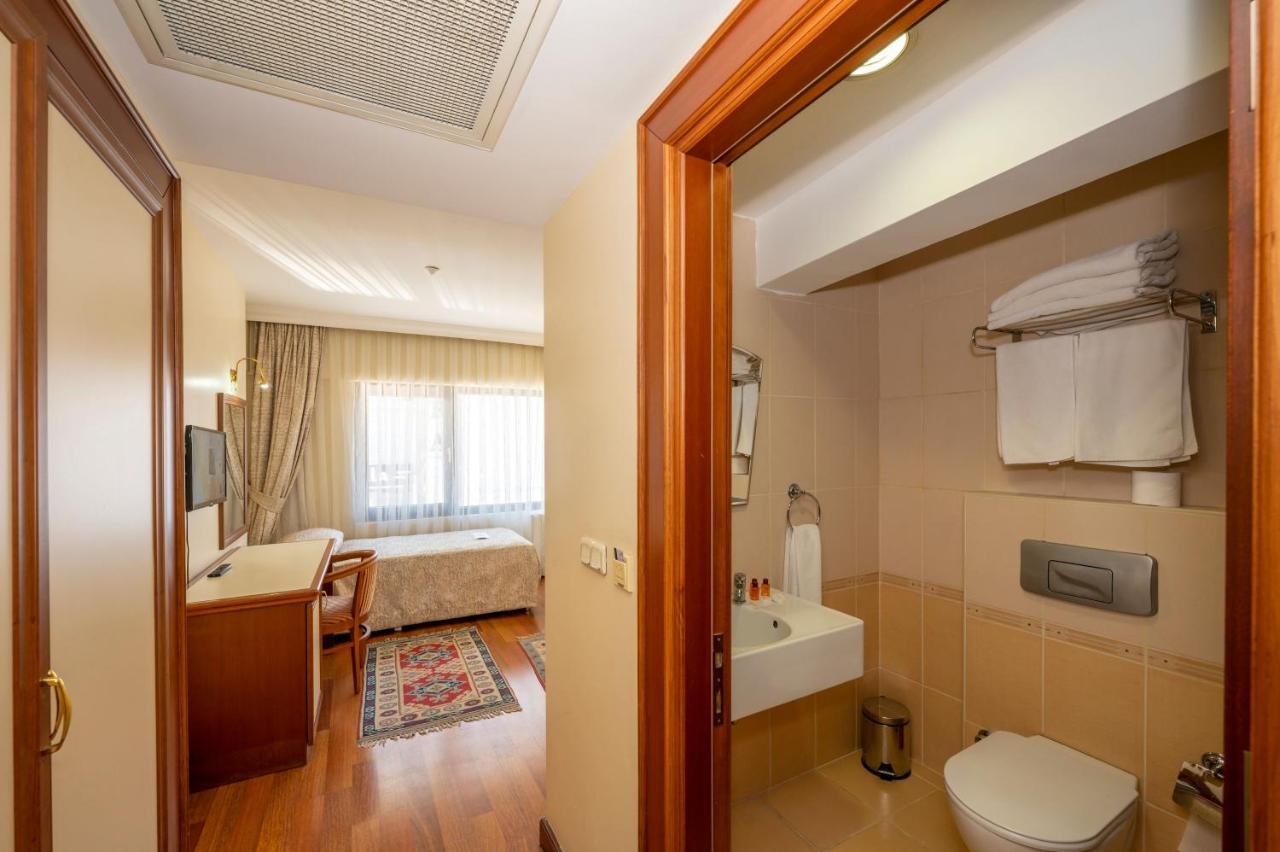 Hotel Erdal อิสตันบูล ภายนอก รูปภาพ