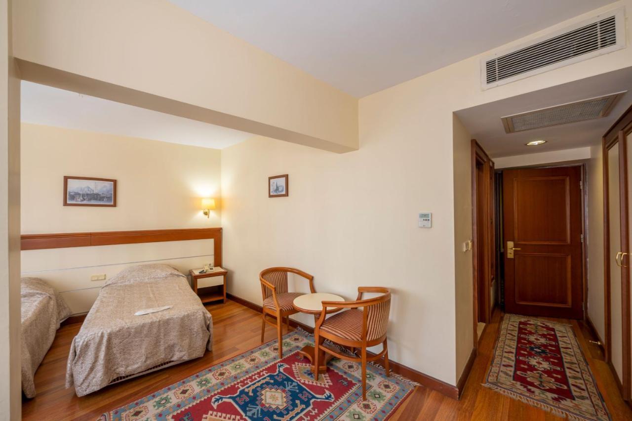 Hotel Erdal อิสตันบูล ภายนอก รูปภาพ